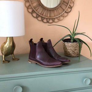 Ever lane Oxblood Chelsea boots 7.5